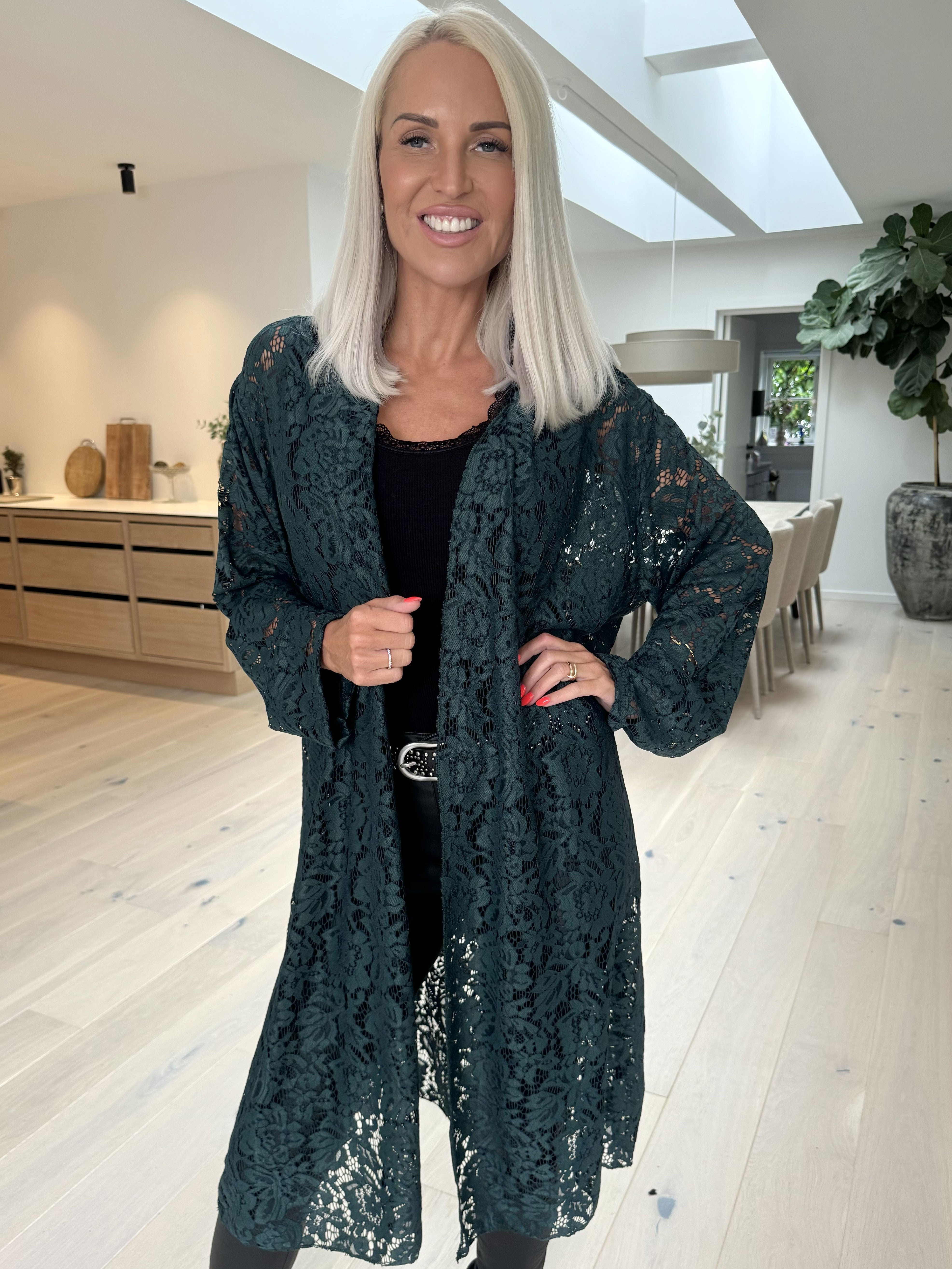 Cece - Cardigan i mjuk spets med stretch